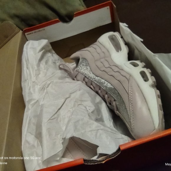 Nike Air Max 95 SE (ROSE) Condition: Pre-owned - Picture 4 of 10